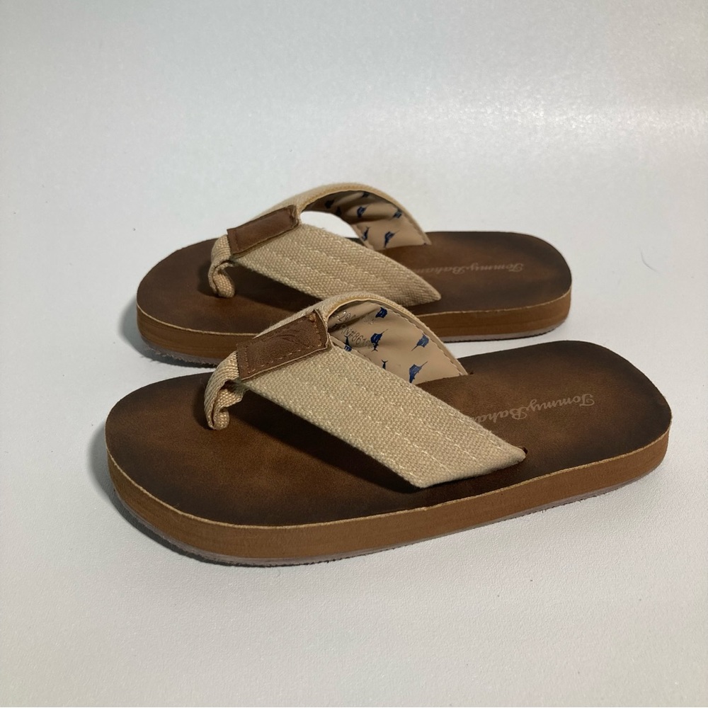NWOT Tommy Bahama Flip Flops
